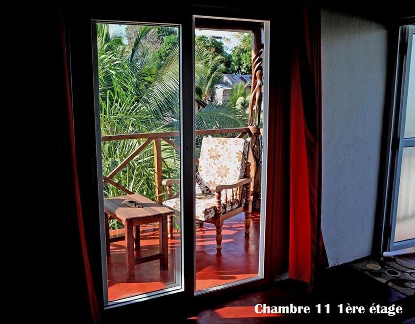 Hotel Chez Yolande Ampangorinana Exterior foto