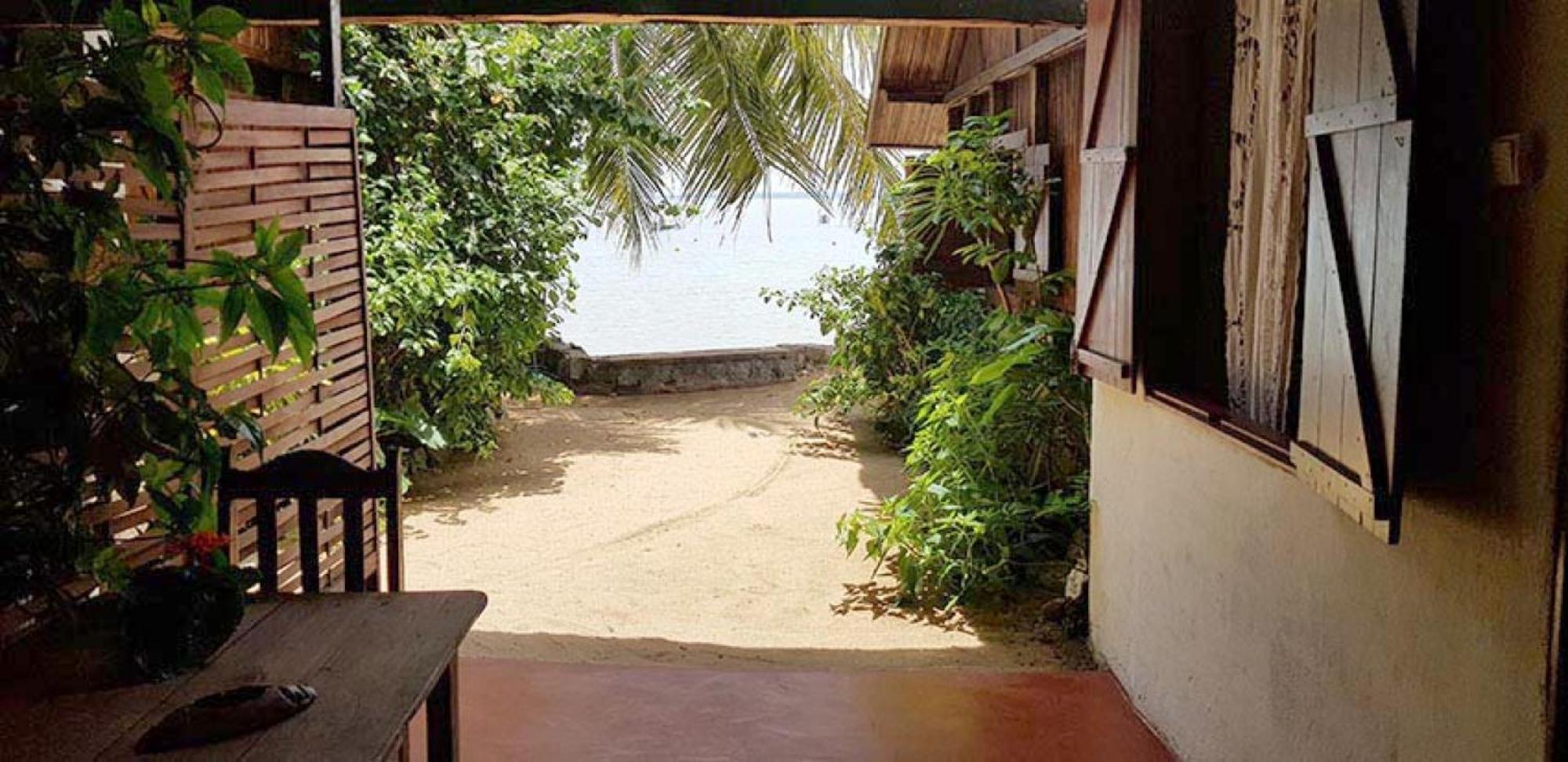 Hotel Chez Yolande Ampangorinana Exterior foto