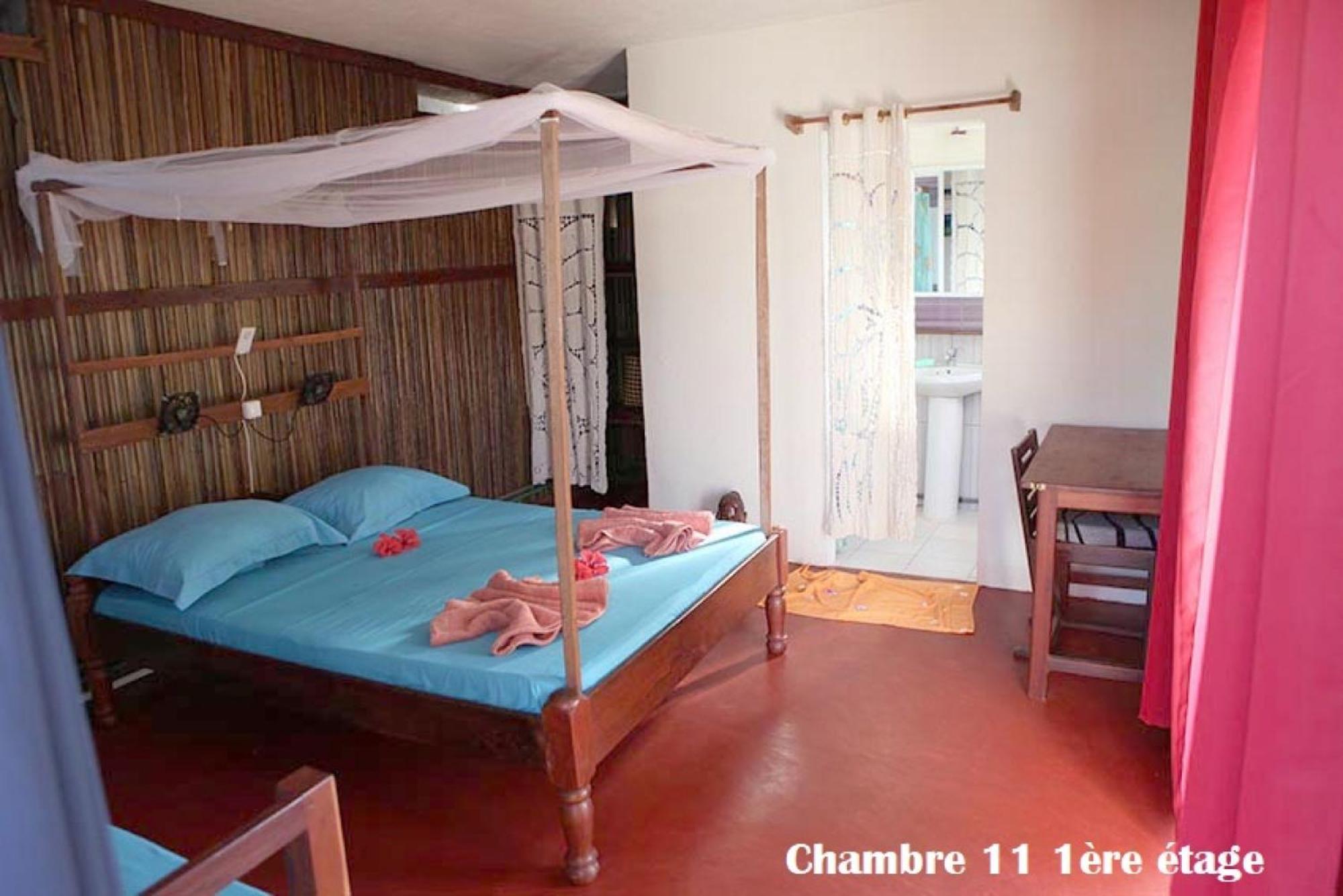 Hotel Chez Yolande Ampangorinana Exterior foto